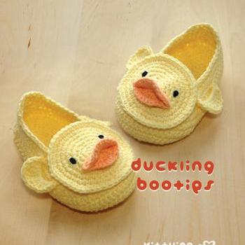 Duck Duckling Baby Booties Crochet PATTERN, Yellow Duck, Yellow Duckling, Duck Applique, Chart & Written Pattern by kittying (DB01-Y-PAT)