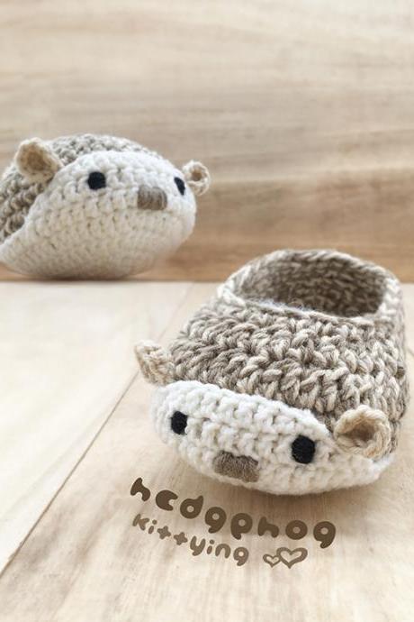 Hedgehog Booties Crochet Pattern - Hedgehog Crochet Baby Shoes, Slippers, Moccasins - Woodland Hedgehog Baby Booties